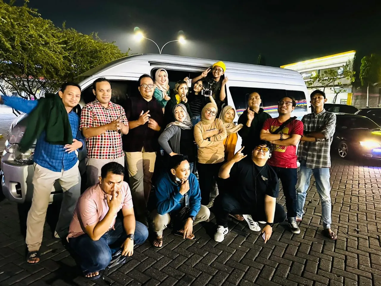 Rental Hiace Surabaya ke Malang & Batu: Solusi Liburan Keluarga dan Group Wisata