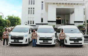 Sewa Hiace Surabaya untuk Acara Kantor & Wedding Outing, Dinas, dan Gathering